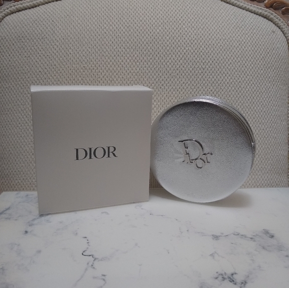 Dior Silver Makeup Round Bag Pouch Clutch New No Tag With Box - Picture 1 of 10